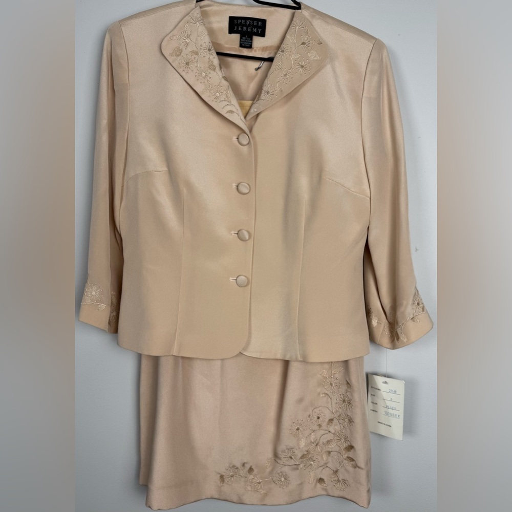 NWT Spenser Jeremy 100% Silk Embroidered Peach Skirt Suit Size 6